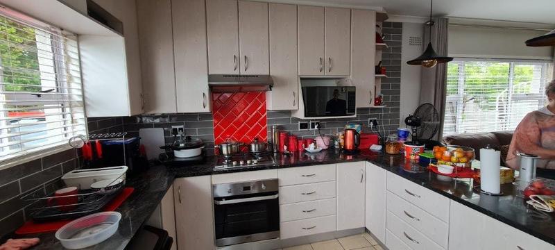 4 Bedroom Property for Sale in Bothasig Western Cape